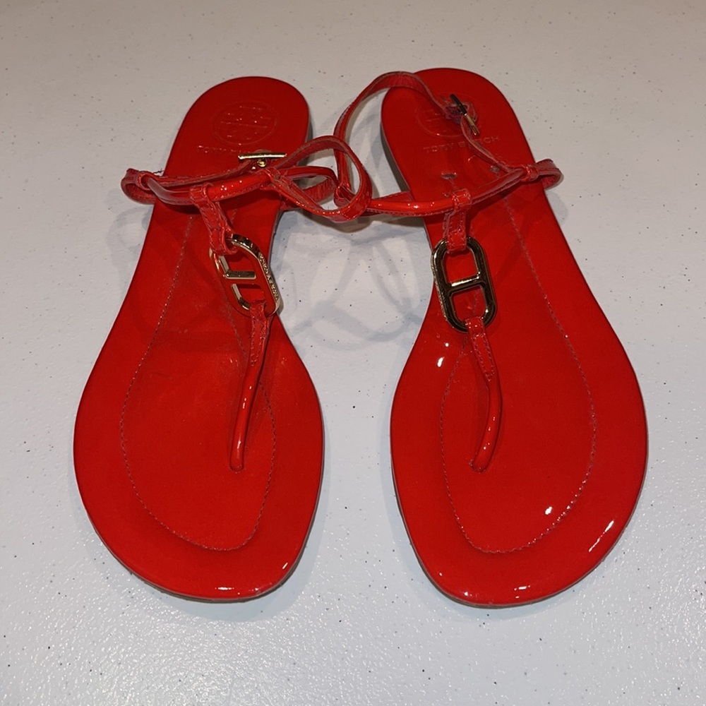 Tory Burch red gold patent leather sandal - Picture 2 of 6